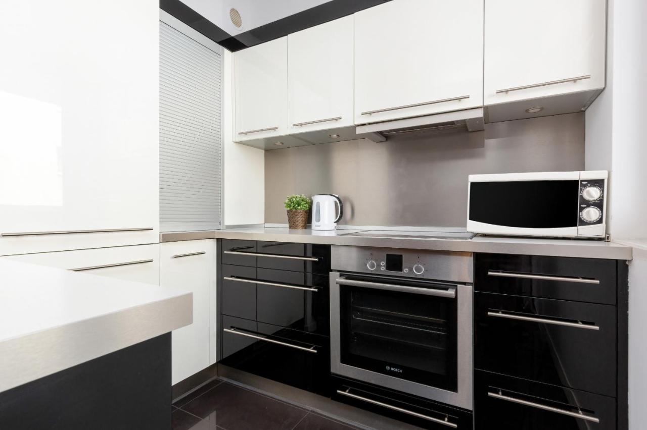 Residence On Wspolna Str. Apartment Warsaw By Renters Kültér fotó