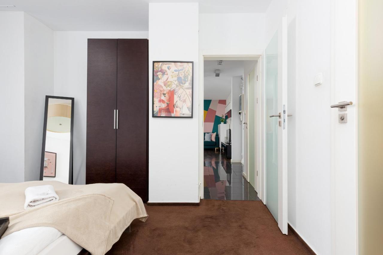 Residence On Wspolna Str. Apartment Warsaw By Renters Kültér fotó