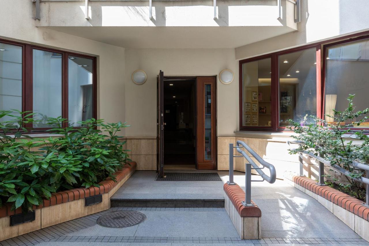 Residence On Wspolna Str. Apartment Warsaw By Renters Kültér fotó
